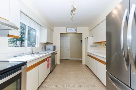 15 Oak Drive Niagara-on-the-lake ON L0S 1J0