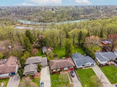 16 Rosemore Road St. Catharines ON L2S 1A8