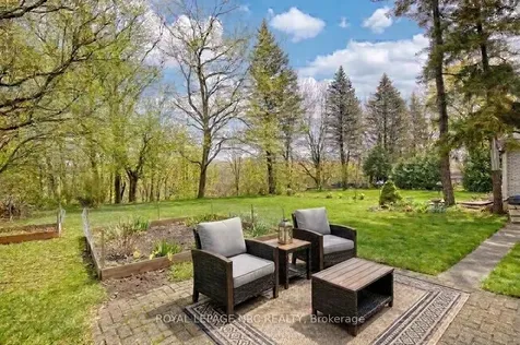 16 Rosemore Road St. Catharines ON L2S 1A8