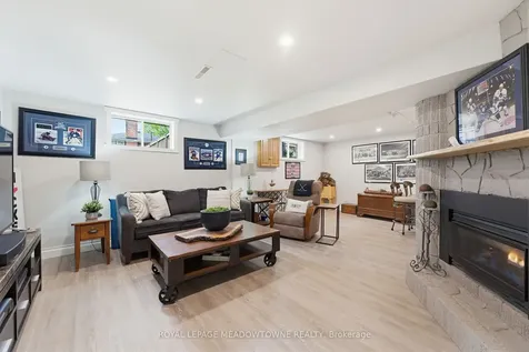 296 Progreston Road Hamilton ON L0R 1H1