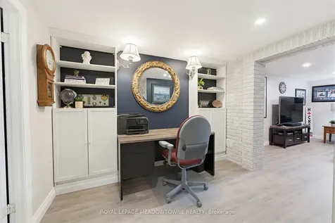 296 Progreston Road Hamilton ON L0R 1H1