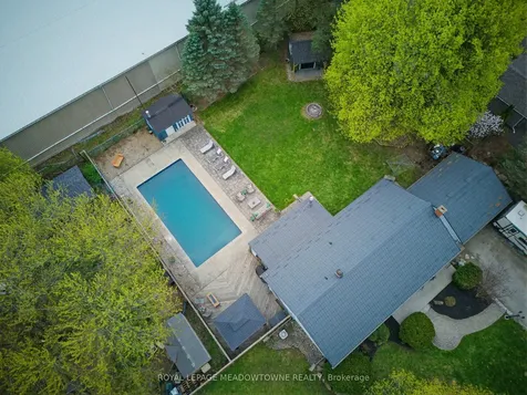 296 Progreston Road Hamilton ON L0R 1H1