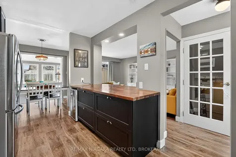 75 Berrisfield Crescent Hamilton ON L8T 4X1