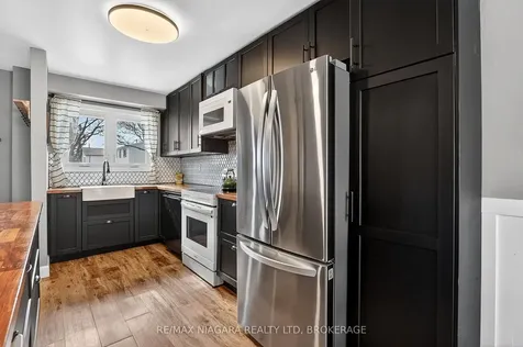 75 Berrisfield Crescent Hamilton ON L8T 4X1