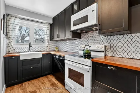 75 Berrisfield Crescent Hamilton ON L8T 4X1