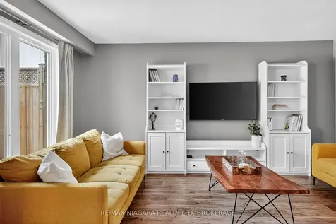 75 Berrisfield Crescent Hamilton ON L8T 4X1