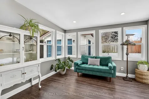 75 Berrisfield Crescent Hamilton ON L8T 4X1