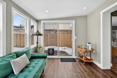 75 Berrisfield Crescent Hamilton ON L8T 4X1