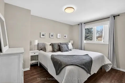 75 Berrisfield Crescent Hamilton ON L8T 4X1
