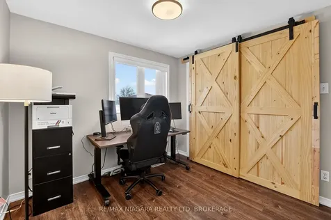 75 Berrisfield Crescent Hamilton ON L8T 4X1