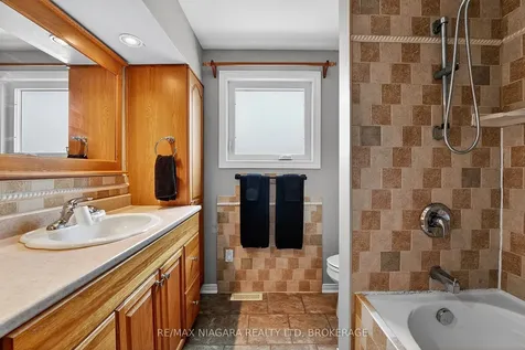 75 Berrisfield Crescent Hamilton ON L8T 4X1