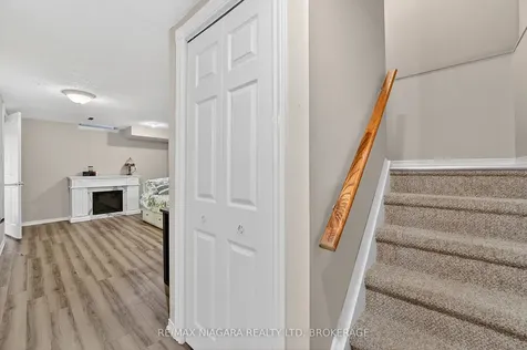 75 Berrisfield Crescent Hamilton ON L8T 4X1