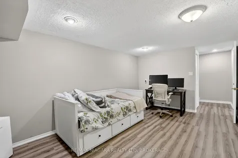 75 Berrisfield Crescent Hamilton ON L8T 4X1