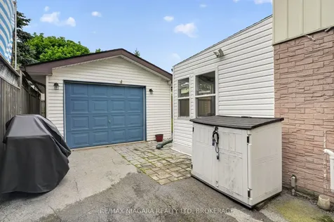 75 Berrisfield Crescent Hamilton ON L8T 4X1