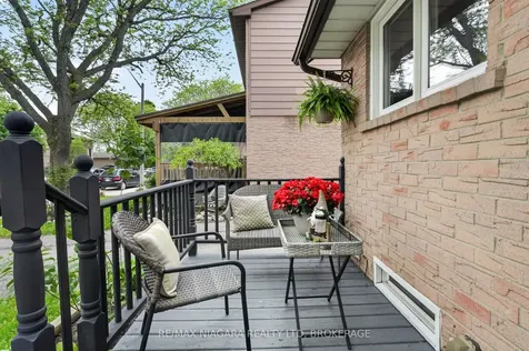 75 Berrisfield Crescent Hamilton ON L8T 4X1