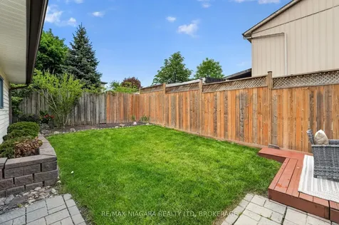 75 Berrisfield Crescent Hamilton ON L8T 4X1