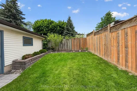 75 Berrisfield Crescent Hamilton ON L8T 4X1