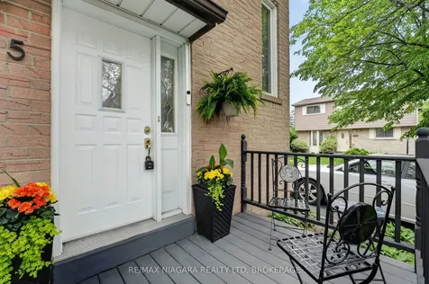 75 Berrisfield Crescent Hamilton ON L8T 4X1