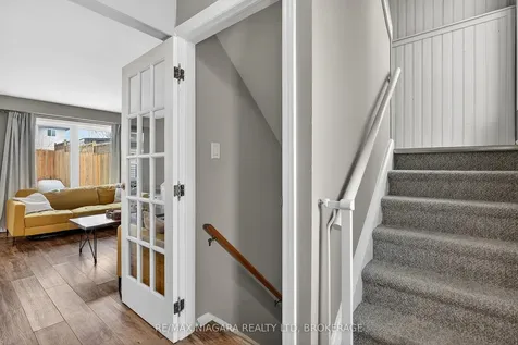75 Berrisfield Crescent Hamilton ON L8T 4X1