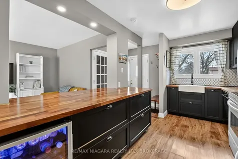 75 Berrisfield Crescent Hamilton ON L8T 4X1
