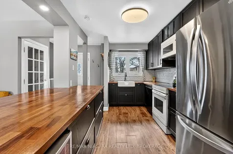 75 Berrisfield Crescent Hamilton ON L8T 4X1
