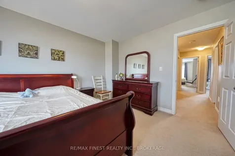 1123 Barrow Avenue Kingston ON K7M 0G5