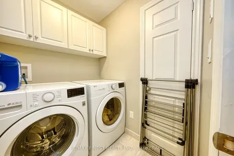 1123 Barrow Avenue Kingston ON K7M 0G5