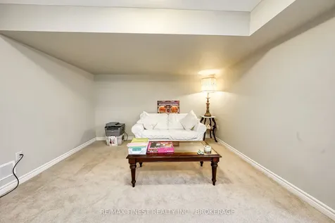 1123 Barrow Avenue Kingston ON K7M 0G5