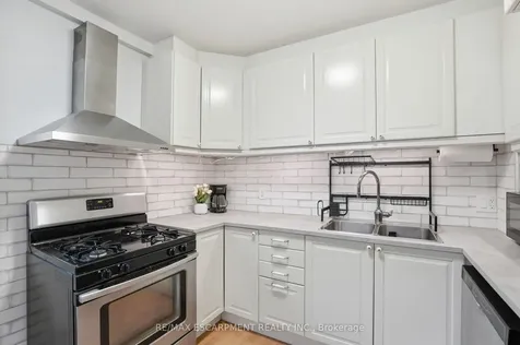 279 Park Street W Hamilton ON L9H 1Y6