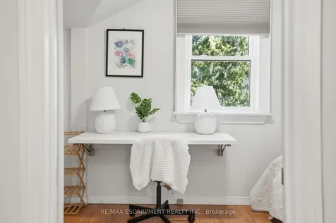 279 Park Street W Hamilton ON L9H 1Y6