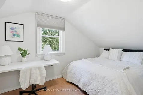 279 Park Street W Hamilton ON L9H 1Y6