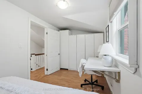 279 Park Street W Hamilton ON L9H 1Y6