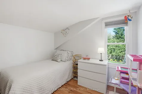 279 Park Street W Hamilton ON L9H 1Y6
