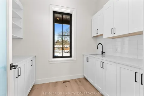 371 Maple Ridge Drive Kingston ON K7M 5P1