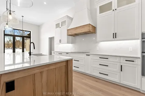371 Maple Ridge Drive Kingston ON K7M 5P1