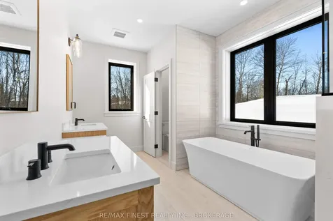 371 Maple Ridge Drive Kingston ON K7M 5P1