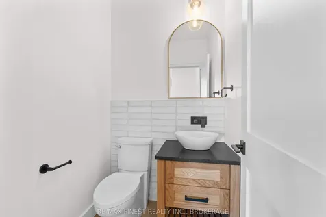 371 Maple Ridge Drive Kingston ON K7M 5P1