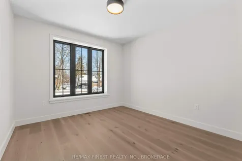 371 Maple Ridge Drive Kingston ON K7M 5P1