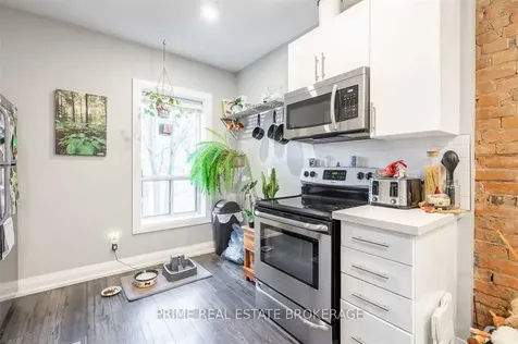 203 John Street N Hamilton ON L8L 4P4