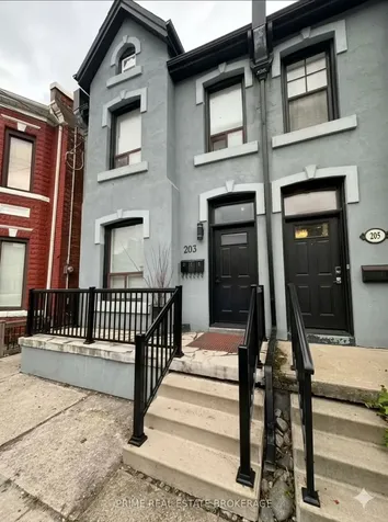 203 John Street N Hamilton ON L8L 4P4