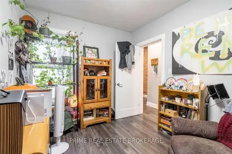 203 John Street N Hamilton ON L8L 4P4