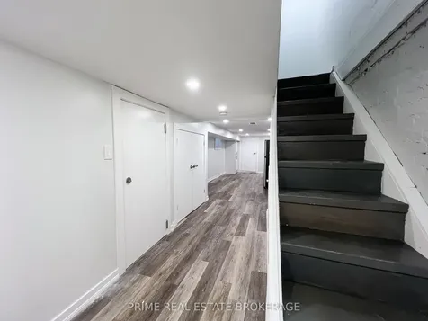 203 John Street N Hamilton ON L8L 4P4