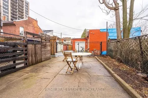 203 John Street N Hamilton ON L8L 4P4