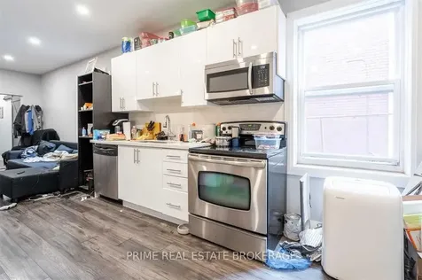 203 John Street N Hamilton ON L8L 4P4