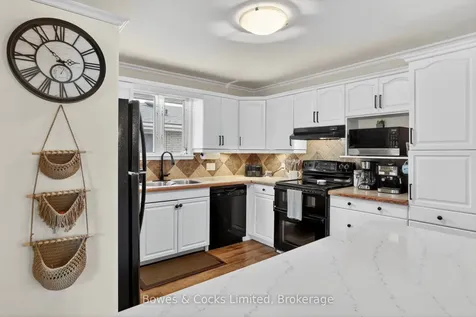 832 Cameron Street Peterborough ON K9J 4A3
