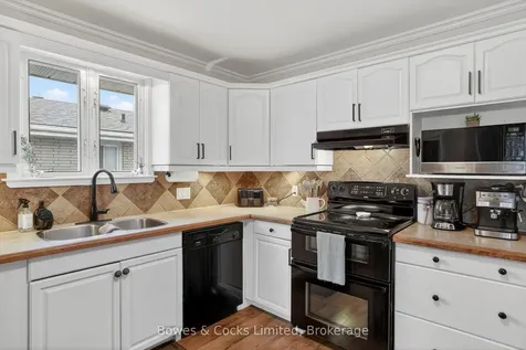832 Cameron Street Peterborough ON K9J 4A3