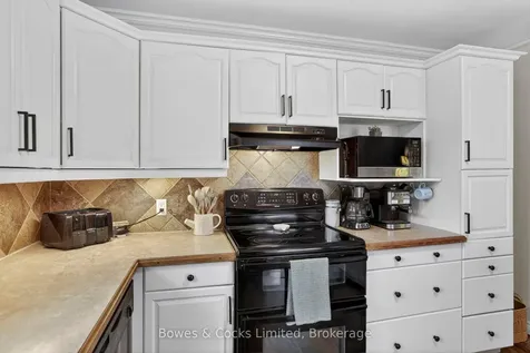 832 Cameron Street Peterborough ON K9J 4A3