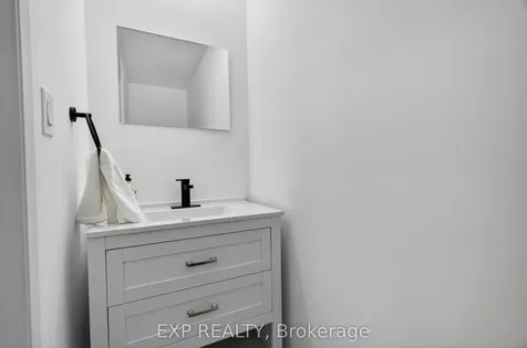 53 Lakeview Avenue Kingston ON K7M 3T4