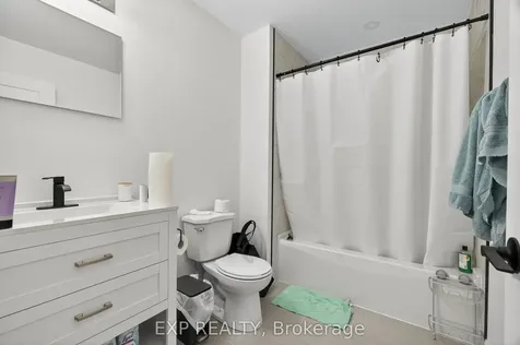 53 Lakeview Avenue Kingston ON K7M 3T4