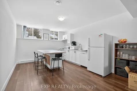 53 Lakeview Avenue Kingston ON K7M 3T4